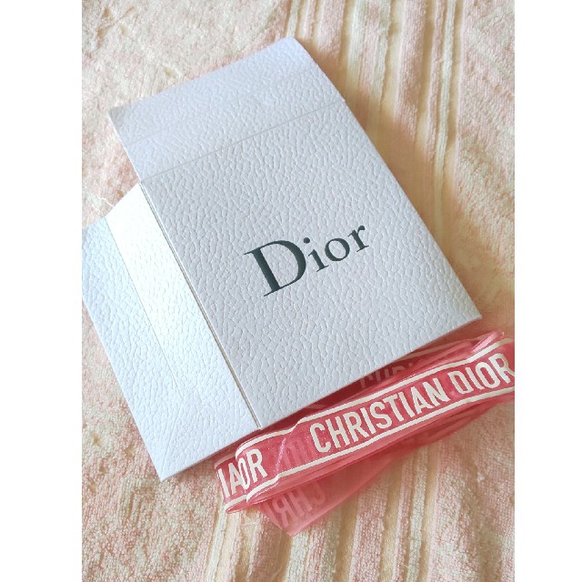 Dior(ディオール)のDior 紙袋 ピンクリボン🎀 レディースのバッグ(ショップ袋)の商品写真