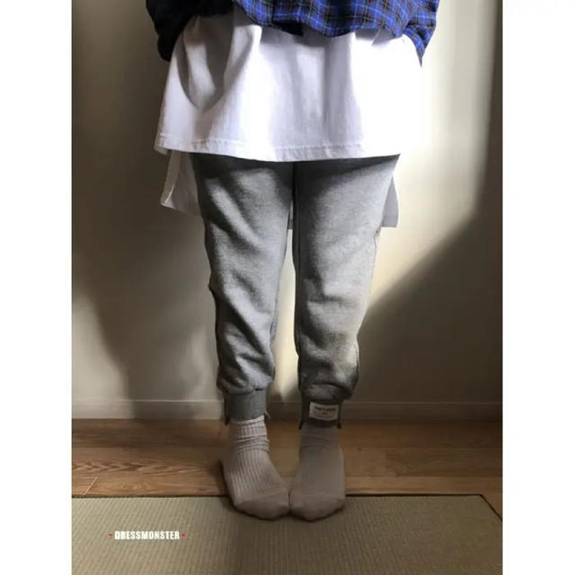 DRESS monster ライトグレースウェットパンツ キッズ/ベビー/マタニティのキッズ服男の子用(90cm~)(パンツ/スパッツ)の商品写真