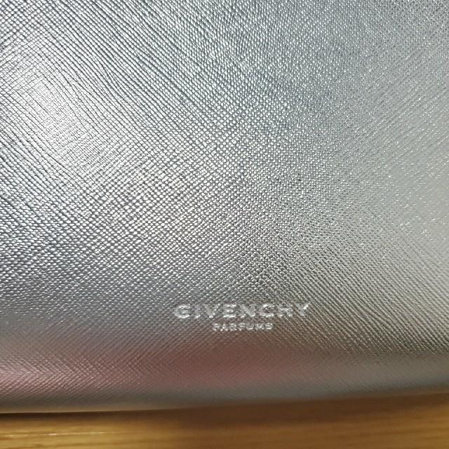 GIVENCHY(ジバンシィ)の未使用 ジバンシィ◼️ポーチ◼️ノベルティ レディースのファッション小物(ポーチ)の商品写真