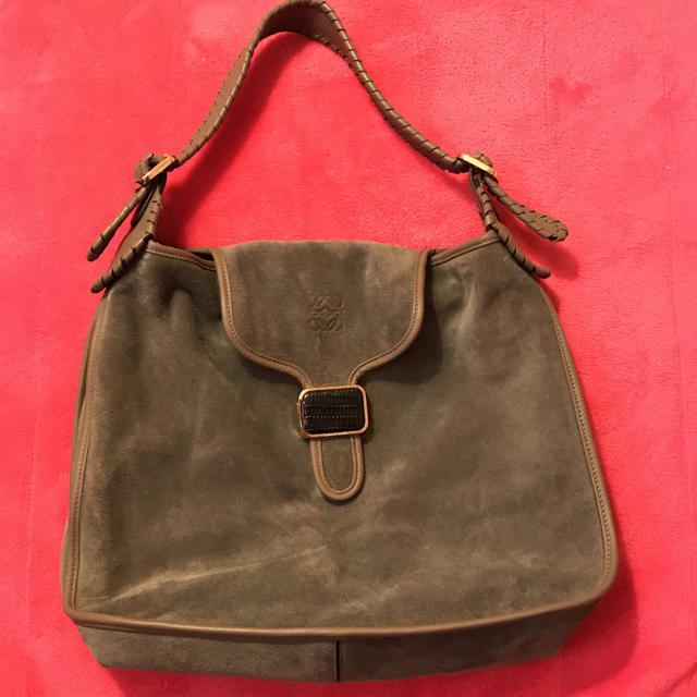人気商品の LOEWE ロエベ Granada ハンドバッグ 赤スエード veme.fi