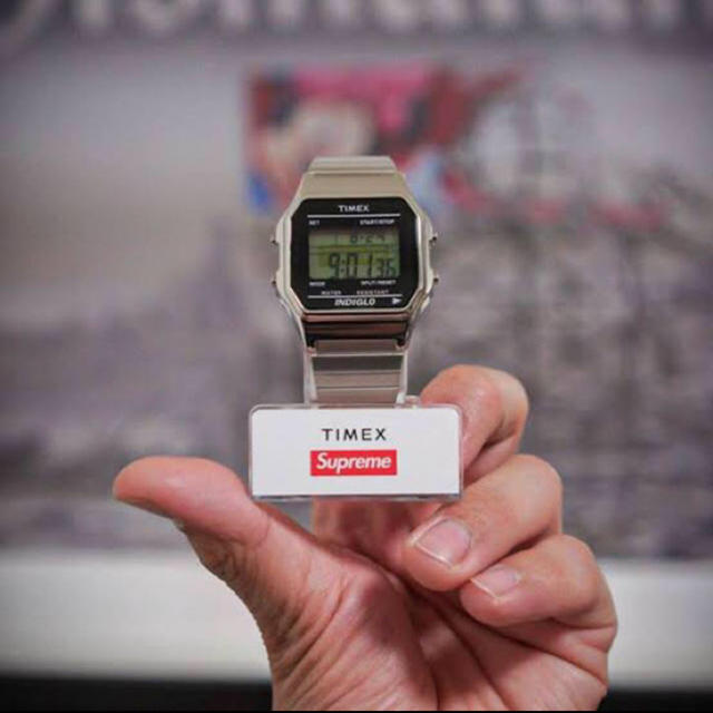 Supreme(シュプリーム)のh&m様 Supreme Timex Digital Watch silver メンズの時計(腕時計(デジタル))の商品写真