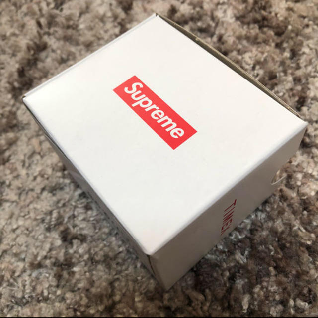 Supreme(シュプリーム)のh&m様 Supreme Timex Digital Watch silver メンズの時計(腕時計(デジタル))の商品写真