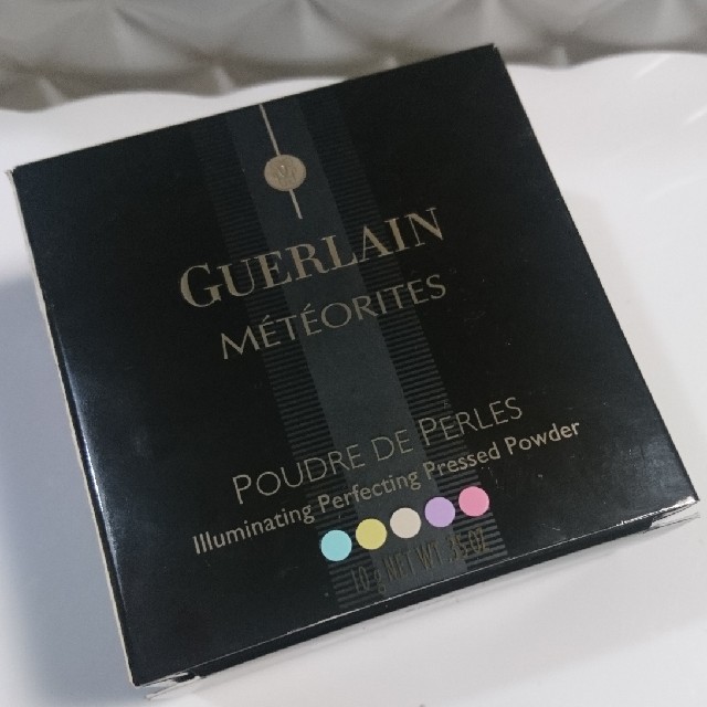 GUERLAIN(ゲラン)のゲラン プレストパウダー メテオリットプードルペルル 10 イルミネイティング コスメ/美容のベースメイク/化粧品(フェイスパウダー)の商品写真