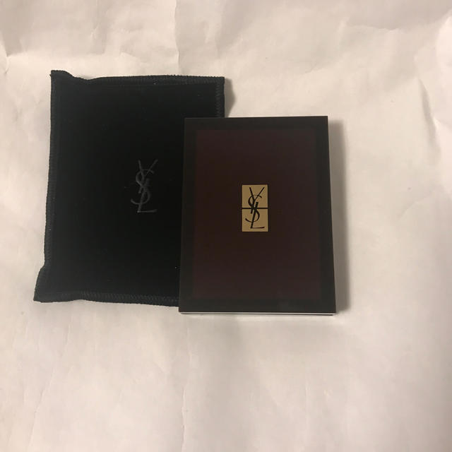 Yves Saint Laurent Beaute(イヴサンローランボーテ)のイヴ  サンローランテールサハリエンヌ コスメ/美容のベースメイク/化粧品(フェイスパウダー)の商品写真