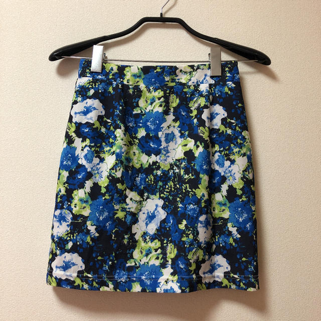 EMODA(エモダ)のエモダ花柄スカート レディースのスカート(ミニスカート)の商品写真