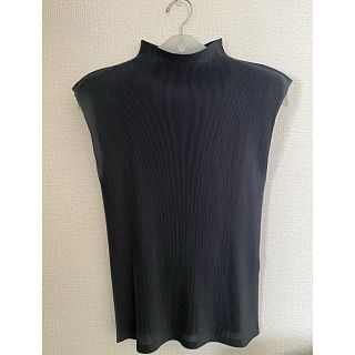 プリーツプリーズイッセイミヤケ(PLEATS PLEASE ISSEY MIYAKE)の【うみ様専用】プリーツプリーズイッセイミヤケ　美品　2017年春夏タンクトップ(カットソー(半袖/袖なし))