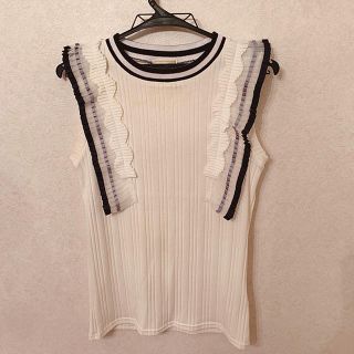 バーニーズニューヨーク(BARNEYS NEW YORK)の【 Re.Verofonna 】フリル付き ノースリーブニット トップス(カットソー(半袖/袖なし))