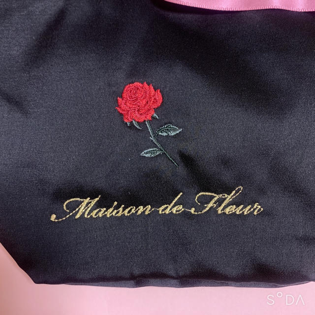 Maison de FLEUR(メゾンドフルール)のMaison de FLEUR ローズ 巾着 ポーチ レディースのファッション小物(ポーチ)の商品写真