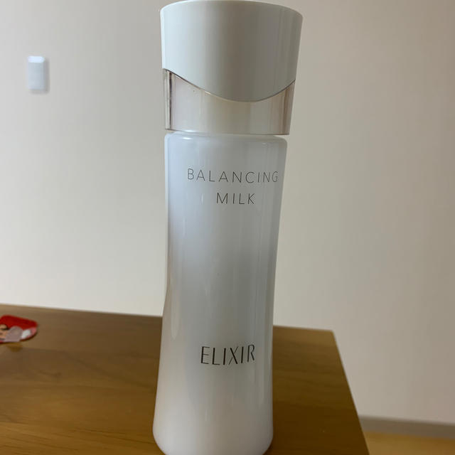 ELIXIR(エリクシール)のエリクシールルフレ　バランシングミルクII コスメ/美容のスキンケア/基礎化粧品(乳液/ミルク)の商品写真