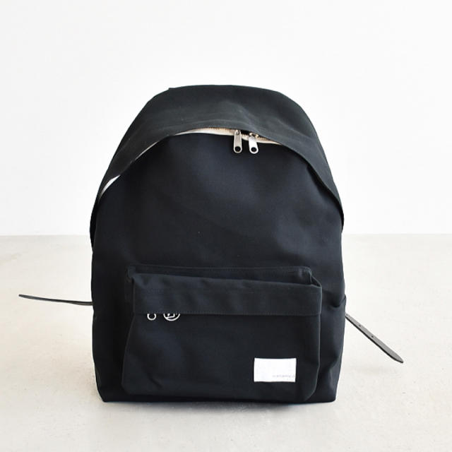 nanamica(ナナミカ)のnanamica (ナナミカ) DAY PACK (デイパック)  ブラック メンズのバッグ(バッグパック/リュック)の商品写真