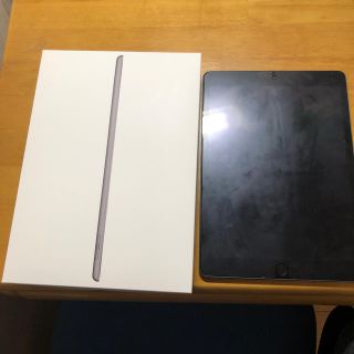 アイパッド(iPad)のiPad第7世代　32G wifiモデル(タブレット)