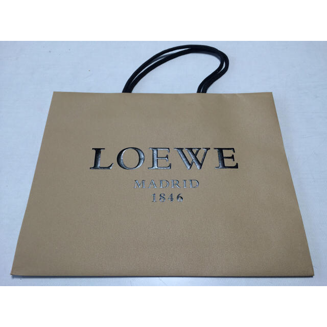 LOEWE(ロエベ)のLOEWE 紙袋 インテリア/住まい/日用品の日用品/生活雑貨/旅行(日用品/生活雑貨)の商品写真