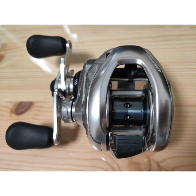 SHIMANO(シマノ)のシマノ メタニウムMGL (HG LEFT)(左ハンドル) スポーツ/アウトドアのフィッシング(リール)の商品写真