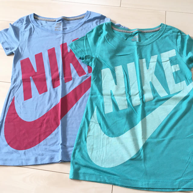 NIKE(ナイキ)のNIKE Tシャツ　ビッグロゴ　二枚セット レディースのトップス(Tシャツ(半袖/袖なし))の商品写真