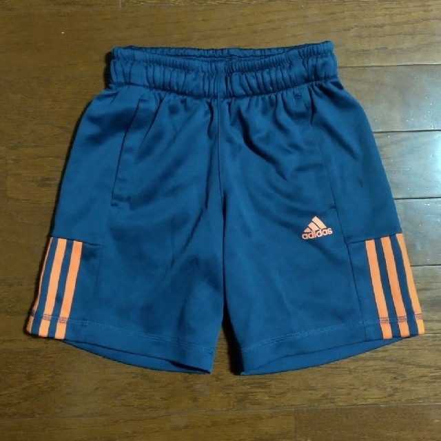 adidas(アディダス)のアディダス ハーフパンツ ジャージ 130 キッズ/ベビー/マタニティのキッズ服男の子用(90cm~)(パンツ/スパッツ)の商品写真