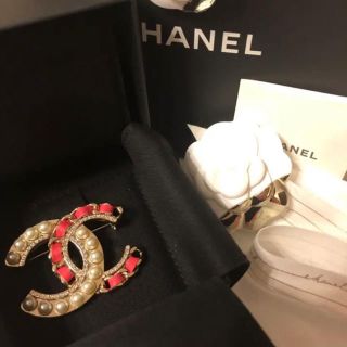 シャネル(CHANEL)のmonch様(ブローチ/コサージュ)