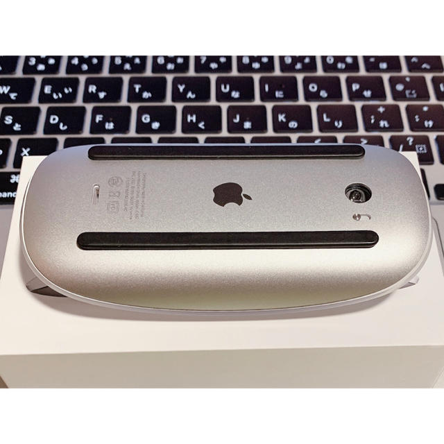 Apple(アップル)のApple Magic mouse 2 シルバー 箱、ケーブル有／ ほぼ未使用 スマホ/家電/カメラのPC/タブレット(PC周辺機器)の商品写真