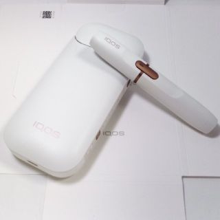 アイコス(IQOS)のアイコス2.4PLUS　チャージャー　ホルダー ホワイト 美品 　051101(タバコグッズ)