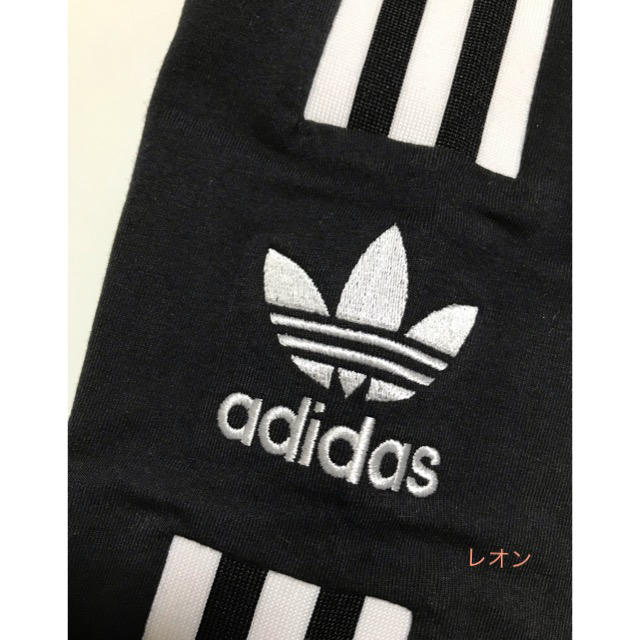 adidas(アディダス)の【レディースXS】黒　トレフォイル3ストライプ　レギンス   レディースのレッグウェア(レギンス/スパッツ)の商品写真