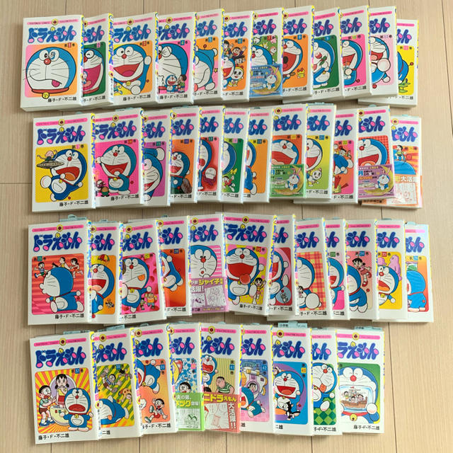 小学館(ショウガクカン)のドラえもん　1〜45巻　セット　美品 エンタメ/ホビーの漫画(少年漫画)の商品写真