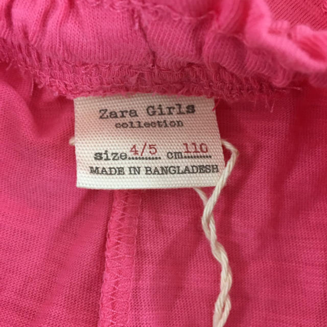 ZARA KIDS(ザラキッズ)のZARA ネオンカラー裾フリルショートパンツ 110cm 4-5歳向 新品未使用 キッズ/ベビー/マタニティのキッズ服女の子用(90cm~)(パンツ/スパッツ)の商品写真