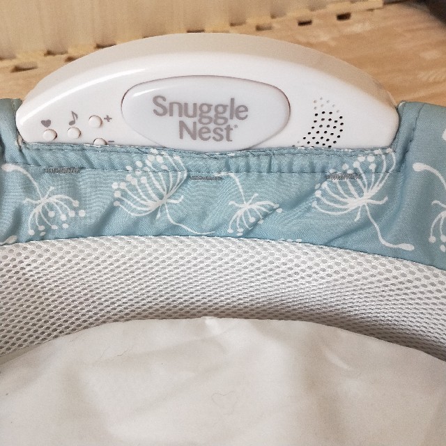 Snuggle(スナッグル)のSnuggle　ベッドインベッド　スナッグル　ポータブル　ベビーベッド　ベッド キッズ/ベビー/マタニティの寝具/家具(ベビーベッド)の商品写真