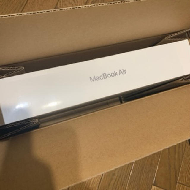 Apple(アップル)の【新品】2020 年　MacBook Air 13インチ　スペースグレイ スマホ/家電/カメラのPC/タブレット(ノートPC)の商品写真