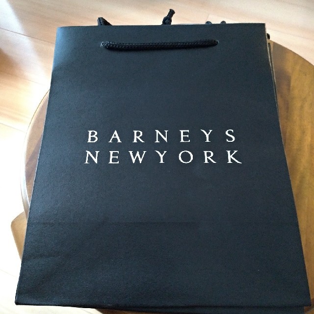 BARNEYS NEW YORK(バーニーズニューヨーク)のバーニーズニューヨーク　紙袋3枚組 レディースのバッグ(ショップ袋)の商品写真