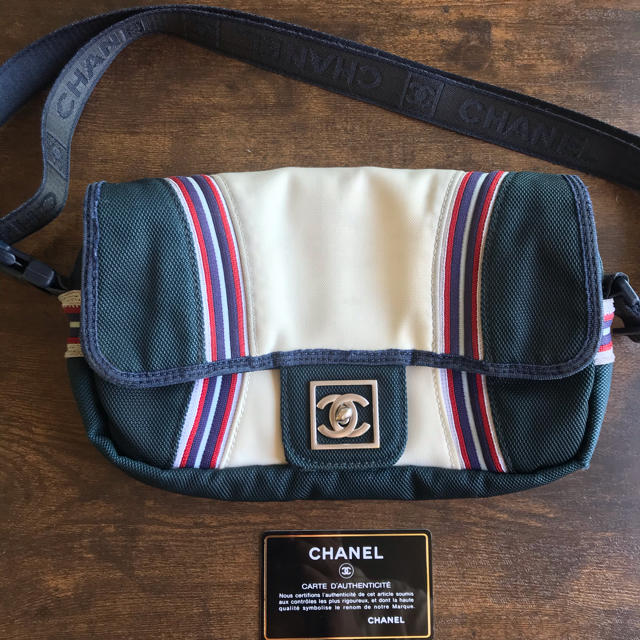 シャネル CHANEL スポーツ リバーシブル 2way 白黒 ショルダーバッグ シャネル CHANEL スポーツ リバーシブル 2way 白黒 ショルダーバッグ