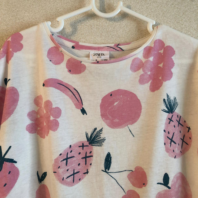 ZARA(ザラ)の134センチ　女児Tシャツ キッズ/ベビー/マタニティのキッズ服女の子用(90cm~)(Tシャツ/カットソー)の商品写真