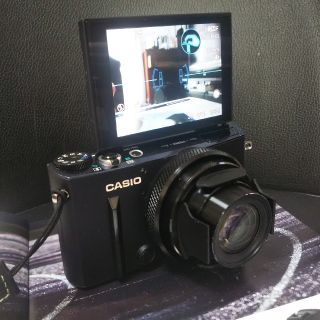 カシオ(CASIO)の大幅値下げ！フラッグシップモデル   EX-10！美品！(コンパクトデジタルカメラ)