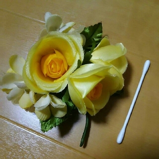 コサージュ イエロー 黄色の花 薔薇 バラ ローズ(ブローチ/コサージュ)