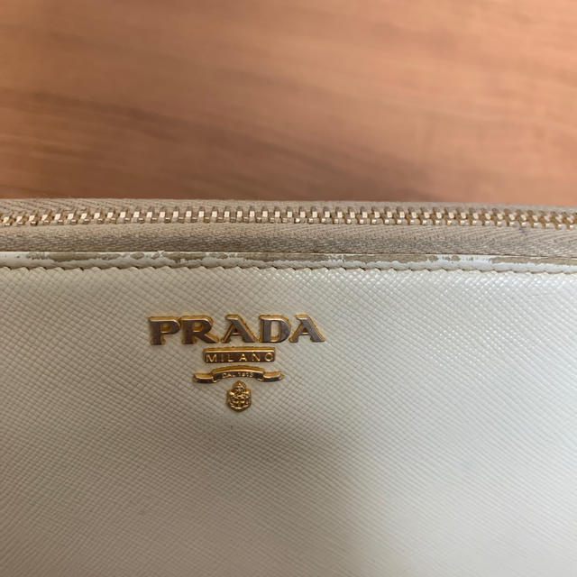 PRADA 長財布