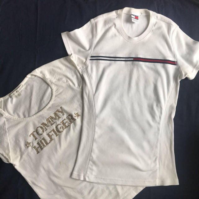 TOMMY HILFIGER(トミーヒルフィガー)の【２点セット】トミーヒルフィガー  レディース 白Tシャツ　カットソー　  レディースのトップス(Tシャツ(半袖/袖なし))の商品写真