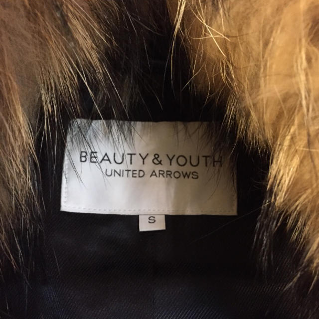 BEAUTY&YOUTH UNITED ARROWS(ビューティアンドユースユナイテッドアローズ)の美品♡アローズ♡ファー付きコート レディースのジャケット/アウター(ピーコート)の商品写真