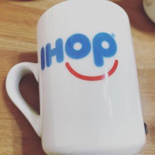 IHOP スマイリーコーヒーマグ 新品未使用 アメリカ購入(グラス/カップ)