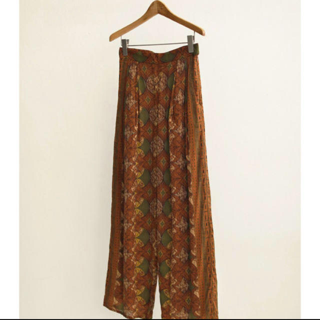 TODAYFUL(トゥデイフル)の専用！todayful トゥデイフルAfrican Print Pants 36 レディースのパンツ(カジュアルパンツ)の商品写真