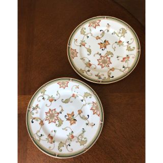 ウェッジウッド(WEDGWOOD)の【美品】ウェッジウッド★オベロン★デザート皿　2枚(食器)