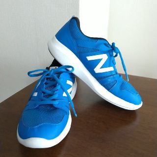 ニューバランス(New Balance)の美品ニューバランス 570 青 22.5cm スニーカー  幅広 軽量 運動靴 (スニーカー)