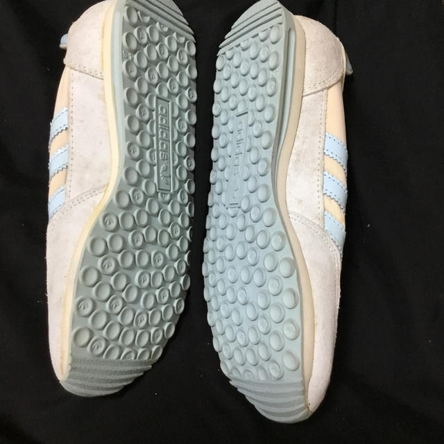 adidas(アディダス)のadidasスニーカー キッズ/ベビー/マタニティのキッズ靴/シューズ(15cm~)(スニーカー)の商品写真