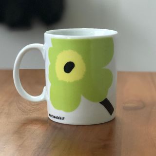 マリメッコ(marimekko)の新品　未使用　マリメッコ　マグカップ　廃番品　旧マグ　marimekko (グラス/カップ)