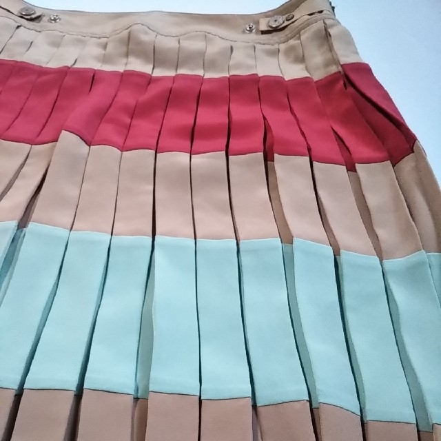 DIESEL(ディーゼル)の美品　ディーゼル　プリーツスカート レディースのスカート(ひざ丈スカート)の商品写真