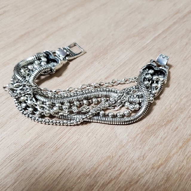 TOGA(トーガ)のmulti CHAIN bracelet ブレスレット メンズのアクセサリー(ブレスレット)の商品写真