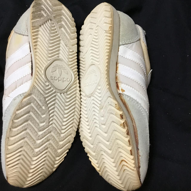 adidas(アディダス)のadidasスニーカー キッズ/ベビー/マタニティのキッズ靴/シューズ(15cm~)(スニーカー)の商品写真