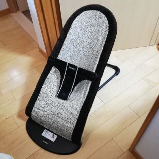 ベビービョルン(BABYBJORN)の年中快適！綿100%小花柄　ベビービョルン　バウンサー　ブラウン(その他)