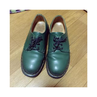 ドクターマーチン(Dr.Martens)のdr.martens 緑 シューズ(ローファー/革靴)