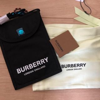 バーバリー(BURBERRY)のバーバリー　フォンケース　ボディーバッグ(ボディーバッグ)