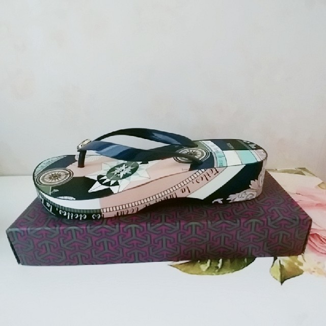 Tory Burchビーチサンダル レディースの靴/シューズ(ビーチサンダル)の商品写真
