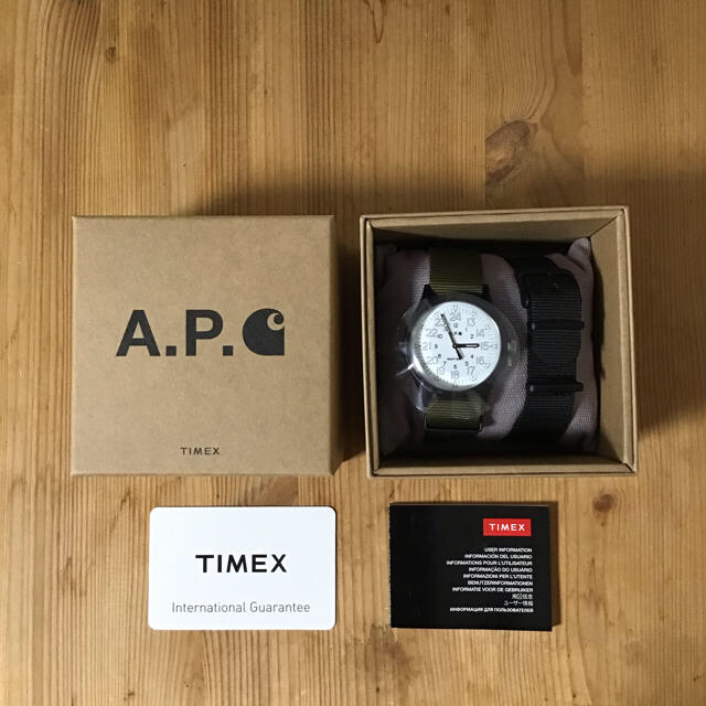 A.P.C(アーペーセー)の【新品】A.P.C.× Carhartt WIP コラボ ミリタリーウォッチ メンズの時計(腕時計(アナログ))の商品写真