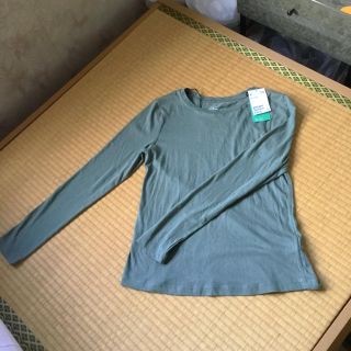 エイチアンドエム(H&M)のH&M レディース　長袖　Tシャツ　新品　タグ付き(Tシャツ(長袖/七分))